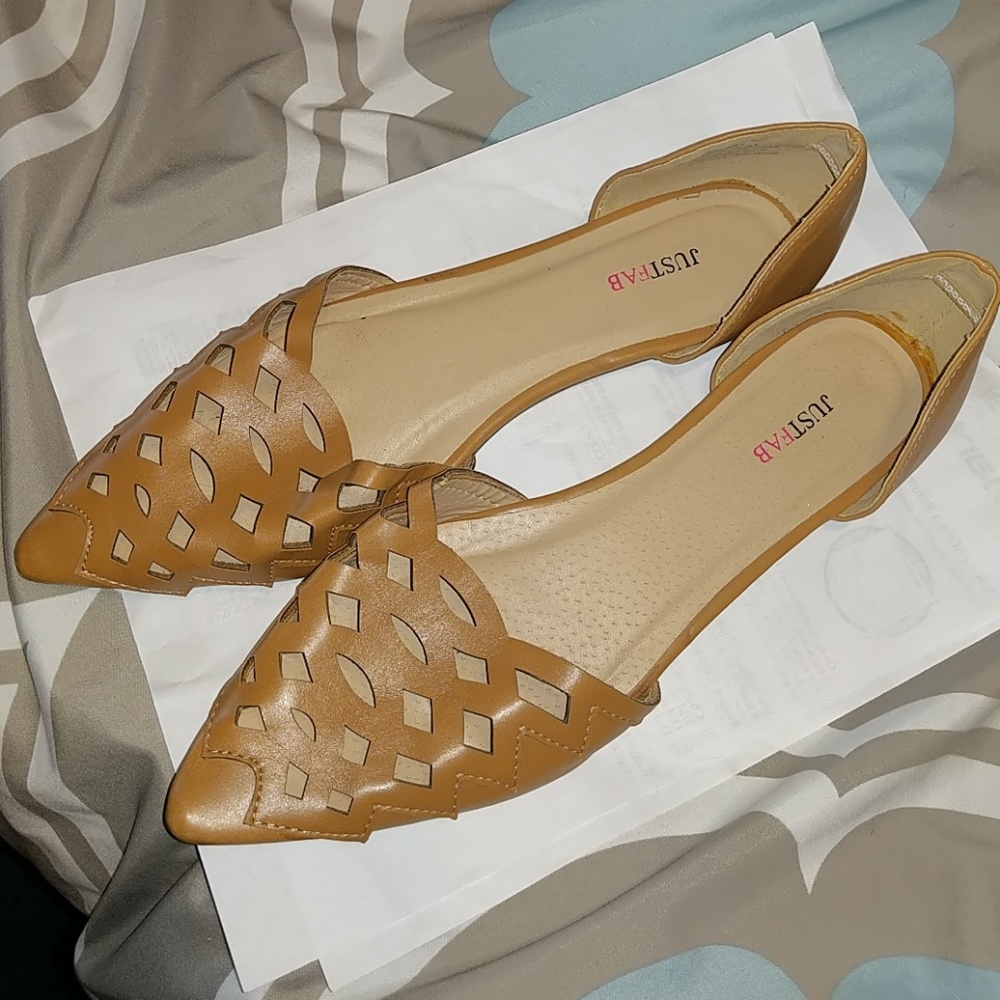 Tan flats